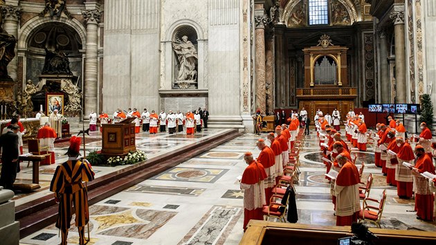 Slavnostní zasedání sboru kardinálů, tzv. konzistoř, jehož součástí bude také jmenování 13 nových kardinálů. (28. listopadu 2020)