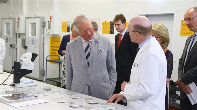 Princ Charles během návštěvy Millennium Seed Bank v anglickém Sussexu. Největší...