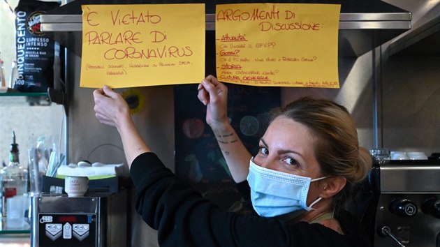 Majitelka msk kavrny zakazuje ve svm podniku hovoit o koronaviru. Lid si podle n maj u kvy odpoinout. (26. listopadu 2020)