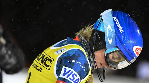 Mikaela Shiffrinov po slalomu v Levi.