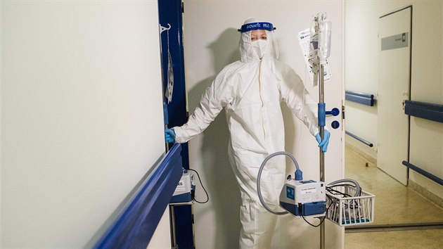 Krajská nemocnice Tomáše Bati získala nové přístroje na podporu dýchání. Využijí je při léčbě covidových pacientů.