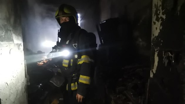 Požár bytu v Ječné zkomplikoval dopravu. (26.11.2020)