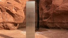 Tajemný kovový objekt objevený uprostřed pouštní krajiny ve státě Utah