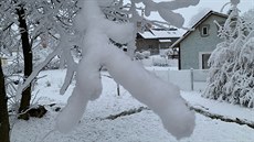 Nad Dolními Nivami na Sokolovsku padal prmyslový sníh.