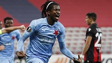 Peter Olayinka (Slavia) se raduje z branky, kterou vstíil proti Nice.