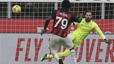 Franck Kessie (AC Milán) dává gól Fiorentin.