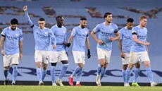 Fotbalisté Manchesteru City oslavují vstelený gól.