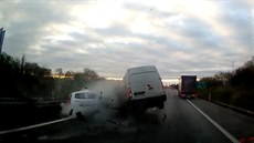 Zábry z dsivé nehody na dálnici D8