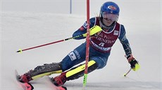 Mikaela Shiffrinová bhem slalomu v Levi