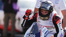Albert Arenas slaví titul svtového ampiona ve tíd Moto3.