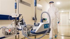 Krajská nemocnice Tomáše Bati získala nové přístroje na podporu dýchání.