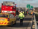 Hromadn nehoda na Praskm okruhu u sjezdu na dlnici D11. (30.11.2020)