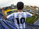 Fanouek na stadionu Boca Juniors se louí s Diegem Maradonou.