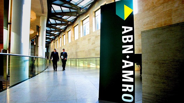 Jedna z největších nizozemských bank ABN Amro propustí kolem 3 000 lidí, tedy zhruba 15 procent zaměstnanců. Finanční dům už delší dobu čelí problémům kvůli přetrvávajícím nízkým úrokovým sazbám.