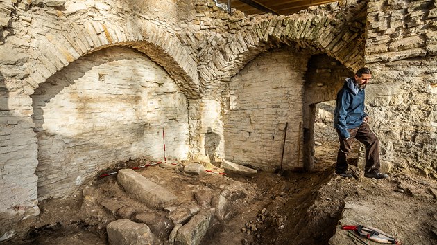 Hrad Vzmburk zaloil ve 13. stolet ryt Tas, pozstatky zceniny odhalili v sedmdestch letech archeologov (23. 11. 2020).