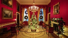Elegantní půvab vánočně nazdobeného Červeného pokoje