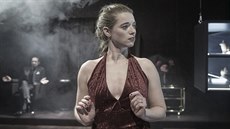 Anna Fi�erová v ústeckém p�edstavení Heda Gablerová
