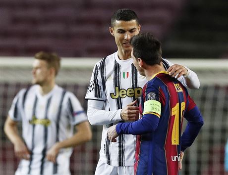 Cristiano Ronaldo (vlevo)  z Juventusu a Lionel Messi z Barcelony.