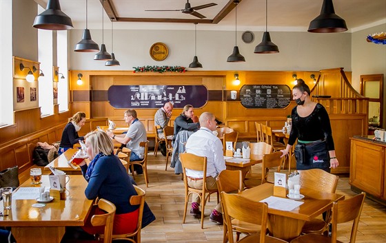 Znovuotevená restaurace v eských Budjovicích. (3. prosince 2020)