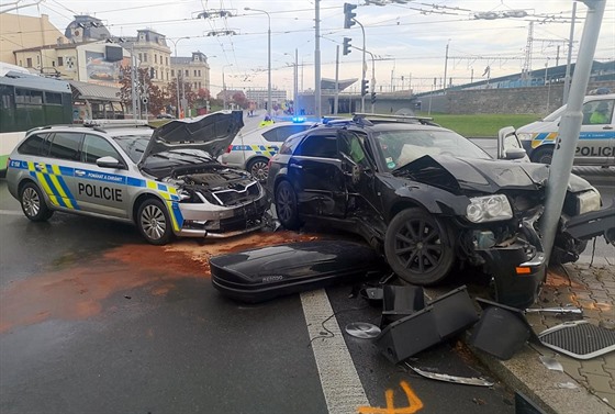 U plzeského hlavního nádraí bourali v nedli ped polednem policisté, kteí...