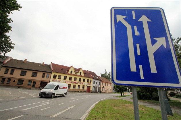 Nebezpečnou ulici v Novém Městě na Moravě mají zklidnit kruhové objezdy