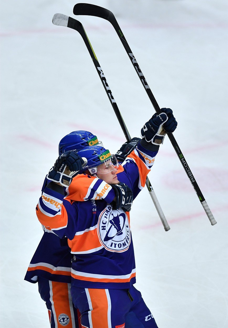 Patrik Marcel a gólová radost Litom��ic.