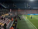 Fotbalisté Slavie vstupují na trávník ped derby proti Spart.