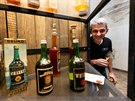 Jií Omelka z podniku TOSH Distillery u archivních lahví whisky King Barley....