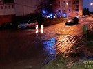 V Plzni na Koutce praskl hlavní vodovodní ad. Bez vody se ocitly stovky...
