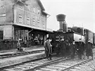 Klimkovice s parním vlakem na snímku z první poloviny 20. let 20. století GPS:...