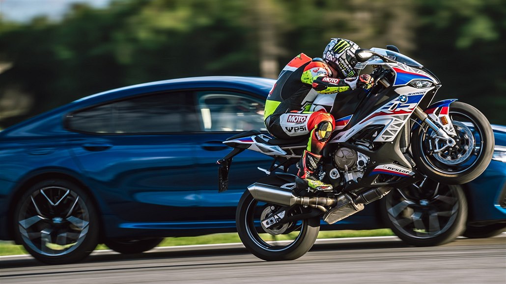 BMW M8 Gran Coupe Competition vs BMW S 1000 RR