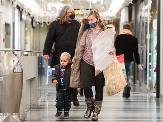 Obchodní centrum Zlaté jablko ve Zlíně znovu přivítalo zákazníky. (3. prosince...