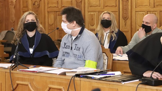 Slovensk soud projednv ppad vrady nkdejho primtora jihoslovenskho Hurbanova Lszla Basternka, kter byl zastelen ped deseti lety. (1. prosince 2020)