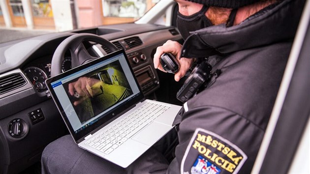 Strnk Mstsk policie Blina m k dispozici plnohodnotn datov penos z ternn kamery na mobiln zazen.