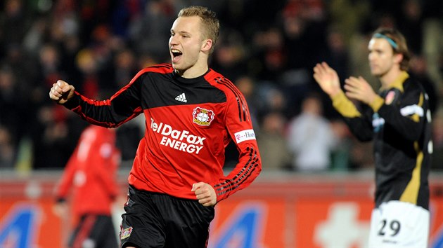 Michal Kadlec v dresu Bayeru Leverkusen v roce 2008.