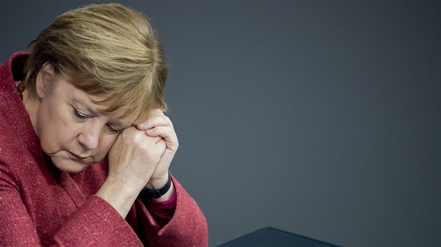 Německá kancléřka Angela Merkelová při zasedání v německém Spolkovém sněmu (9. prosince 2020)