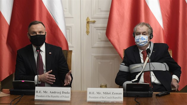 Prezident Miloš Zeman a jeho polský protějšek Andrzej Duda vystoupili na společném tiskovém briefingu po setkání na Pražském hradě. (9. prosince 2020)