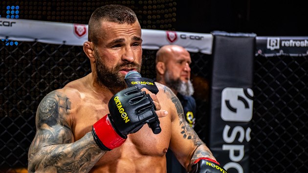 MMA zápasník Karlos Vémola po vítězství promluvil o tom, že chce titul.