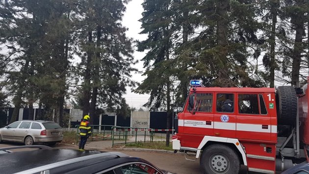 Po srážce s vlakem zemřela v Plzni jedenáctiletá dívka. Tragédie se stala v pátek po půl osmé ráno. (4. 12. 2020)