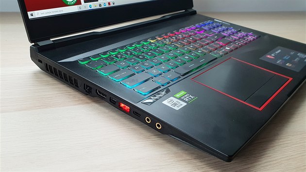 MSI GE75 Raider - Gbit Ethernet, HDMI 2.0, DisplayPort 1.4, USB 3.1, USB-C, konektor pro sluchtka a mikrofon