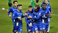 Fotbalisté Olomouce se radují z gólu proti Píbrami.