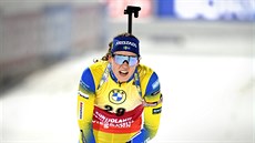 védka Hanna Öbergová bhem druhého sprintu v Kontiolahti.