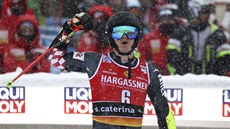 Filip Zubi slav v cli obho slalomu v Santa Caterin.