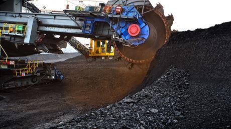 Tba hndého uhlí v severoeském lomu Bílina v prosinci 2019
