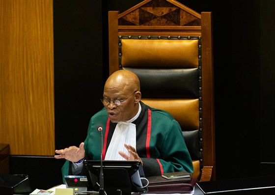 Pedseda jihoafrického nejvyího soudu Mogoeng Mogoeng. (22. kvtna 2019)