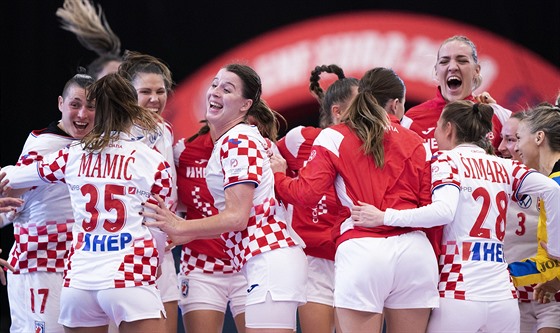 Házenkáky Chorvatska se radují z postupu do semifinále mistrovství Evropy.