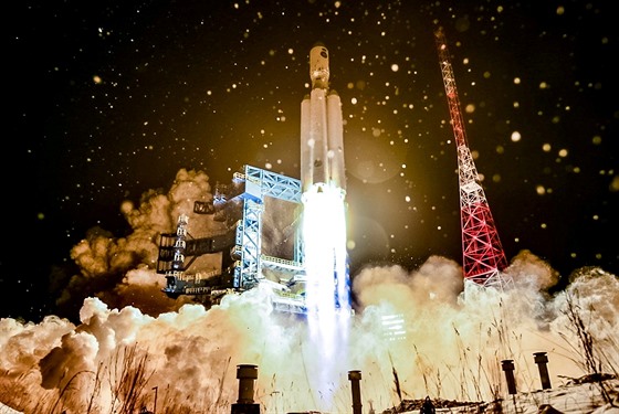 Start rakety Angara-5 z kosmodromu Pleseck v pondlí 14. 12. 2020