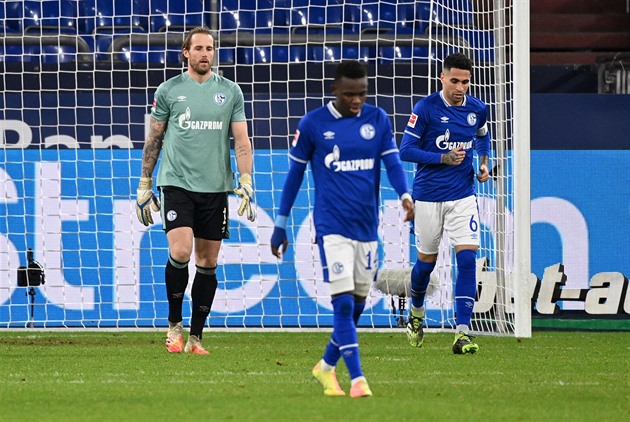 Schalke čeká na výhru, Leverkusen v Německu uhájil první místo