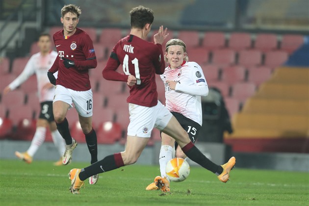 Sparta - Milán 0:1 po půli, domácí hrají sympaticky, inkasovali od Haugeho