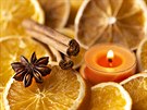 Nasuené plátky citrus vyuijete do vánoního potpourri, lze s nimi ozdobit...